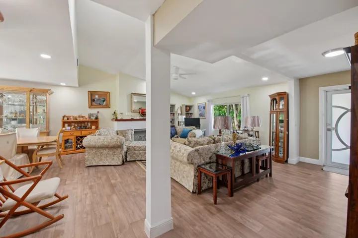 8-web-or-mls-SW 20th St-S0703-006