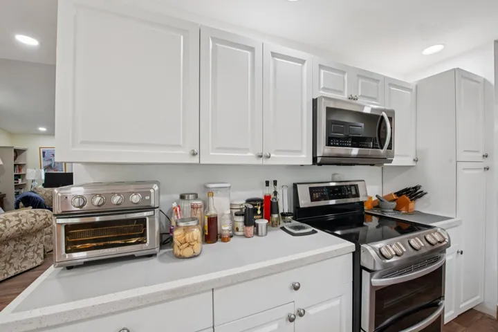 20-web-or-mls-SW 20th St-S0703-018