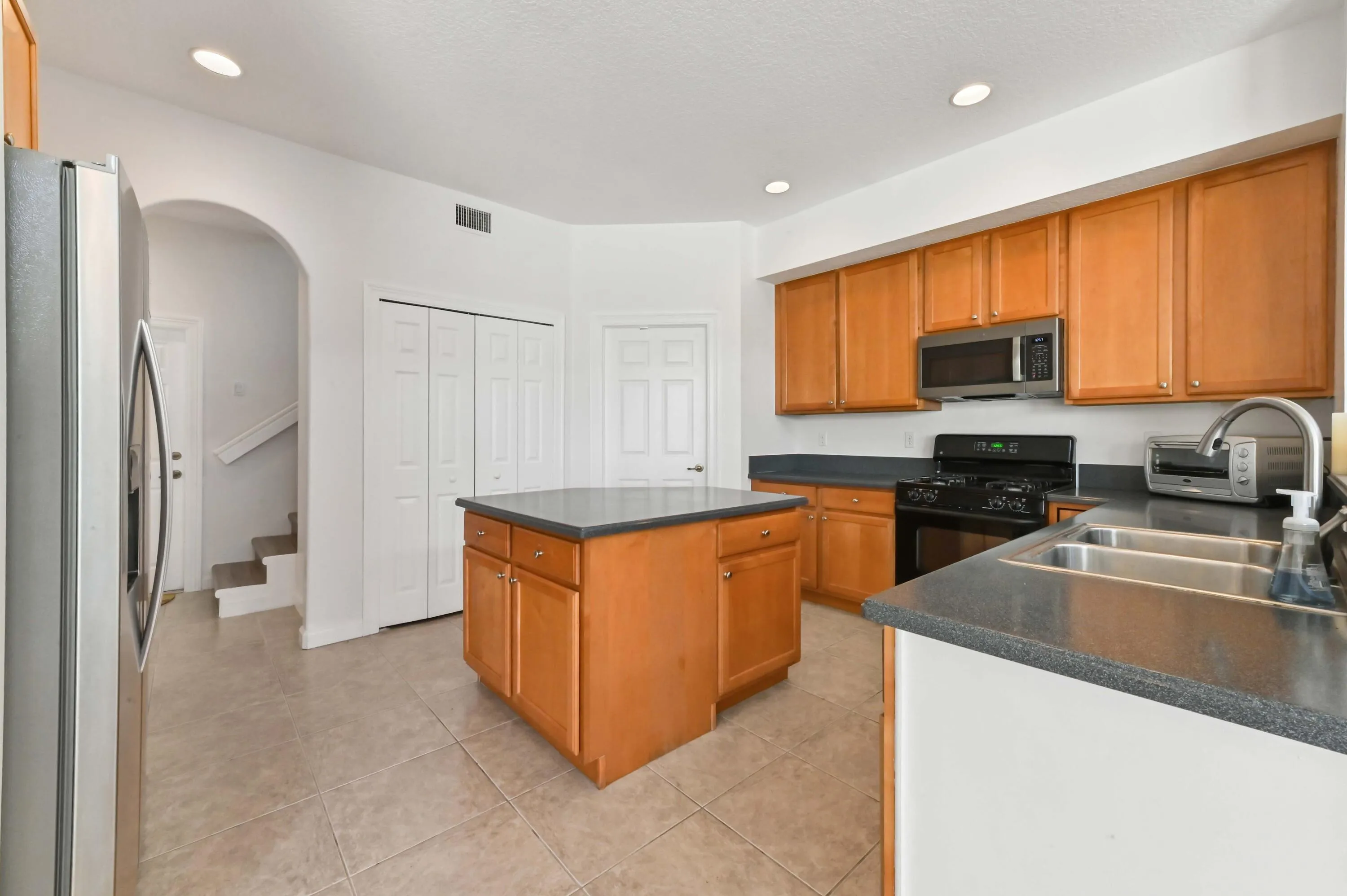 08 Dining Room 03