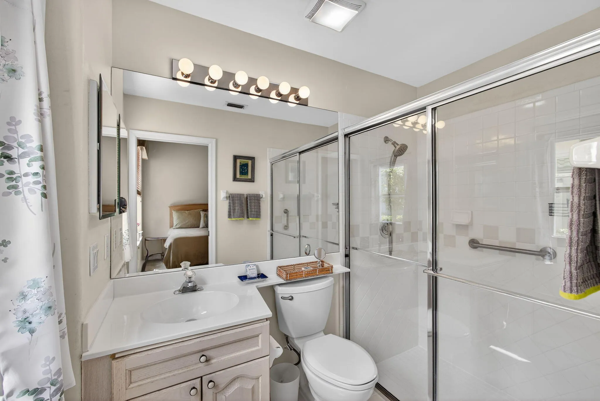 GUEST BATH