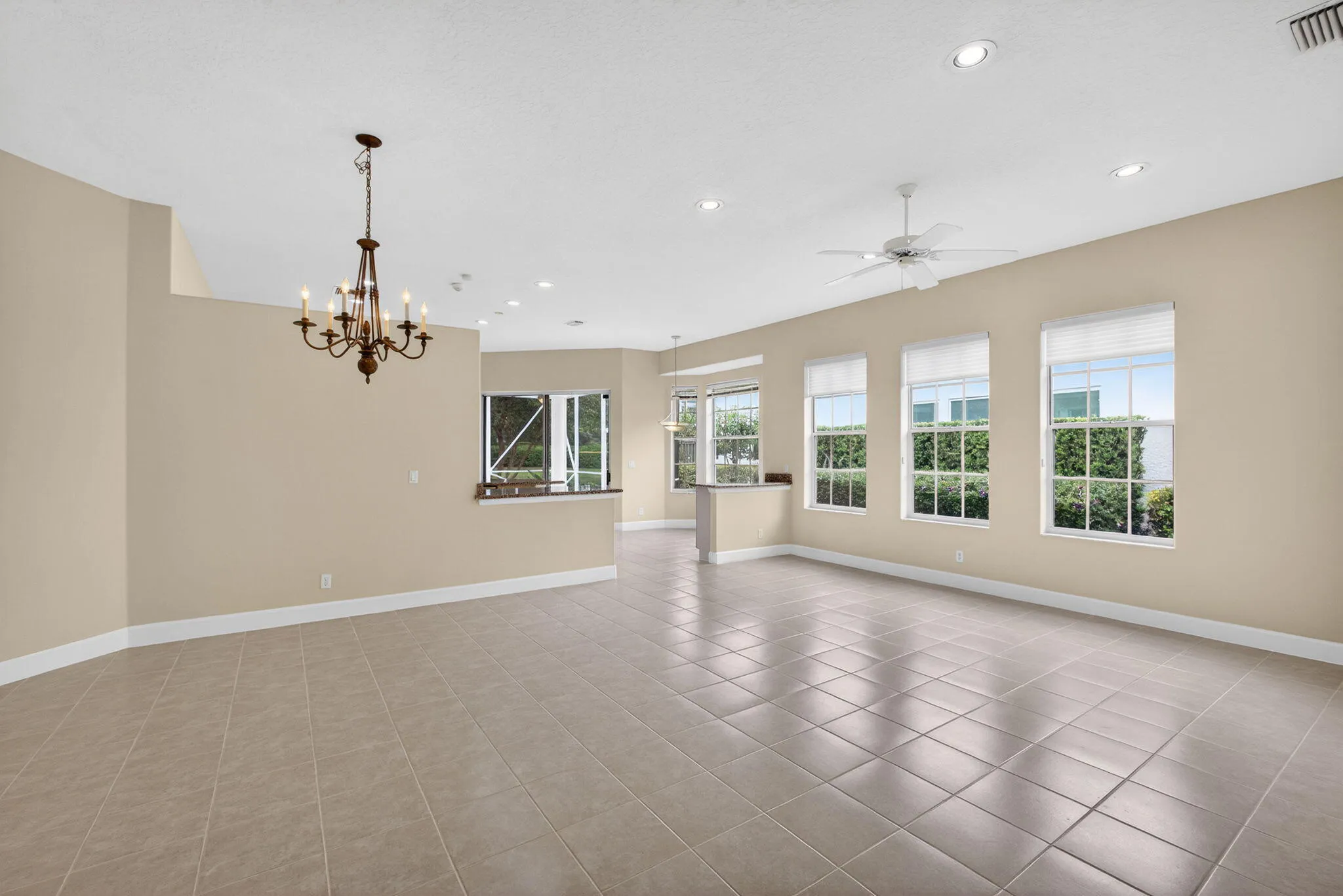 LIVING ROOM DINNING ROOM