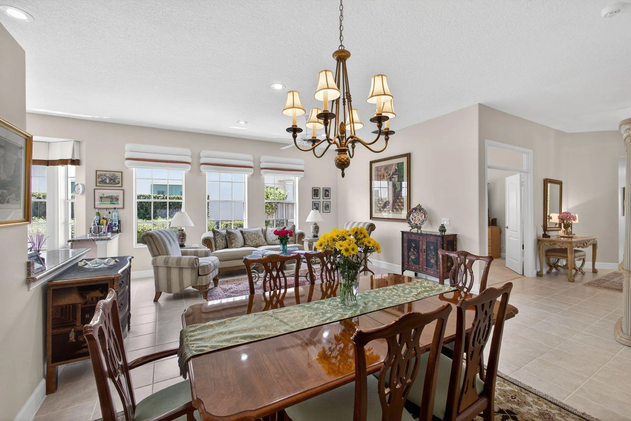 DINNING ROOM