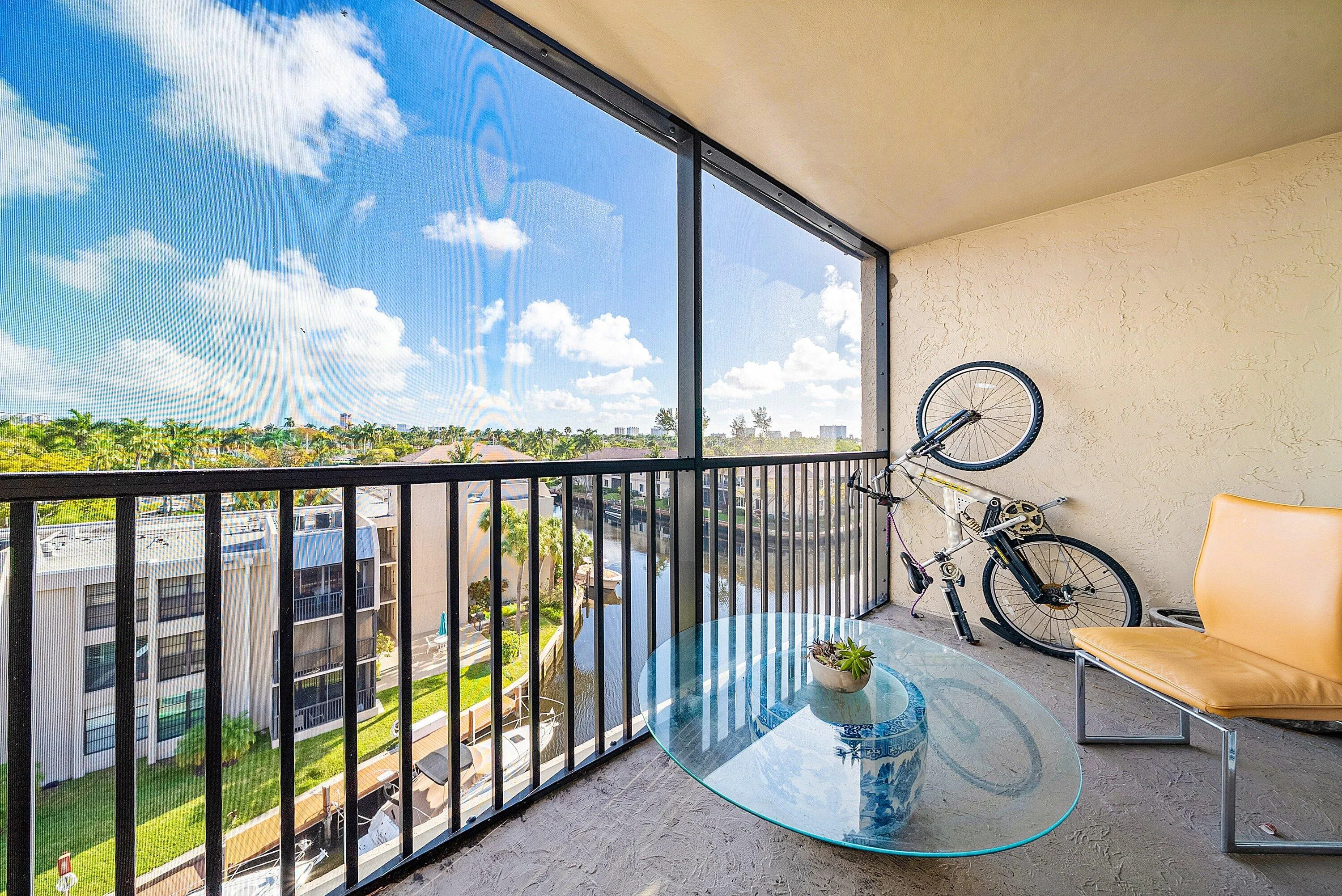025-6RoyalPalmWay-BocaRaton-FL-33432-SMA