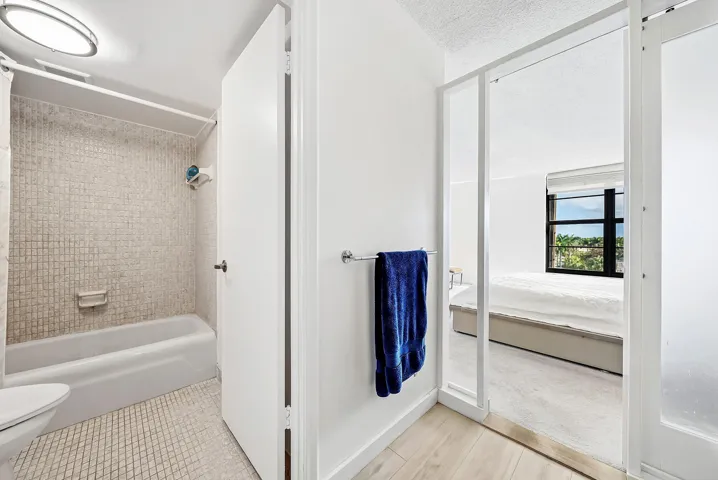 019-6RoyalPalmWay-BocaRaton-FL-33432-SMA
