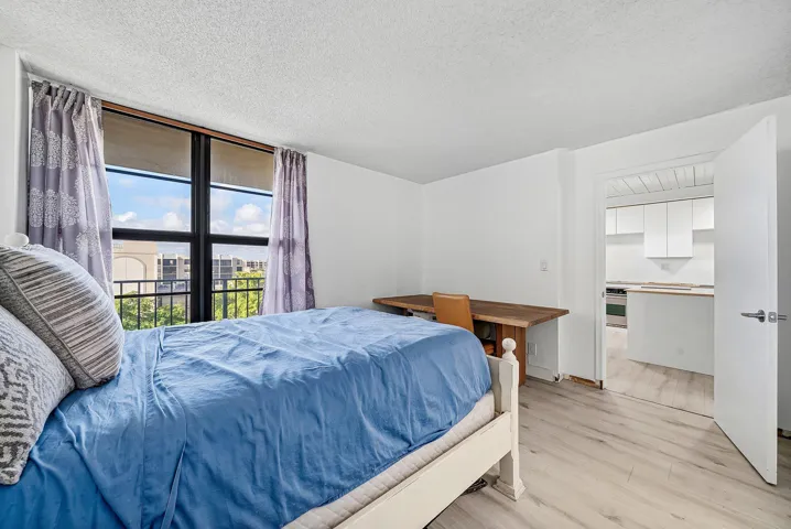 021-6RoyalPalmWay-BocaRaton-FL-33432-SMA