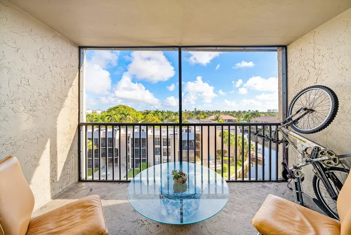 023-6RoyalPalmWay-BocaRaton-FL-33432-SMA
