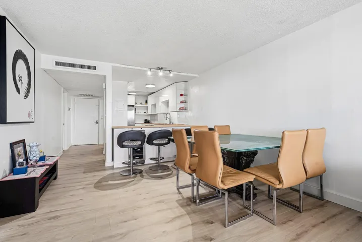 013-6RoyalPalmWay-BocaRaton-FL-33432-SMA