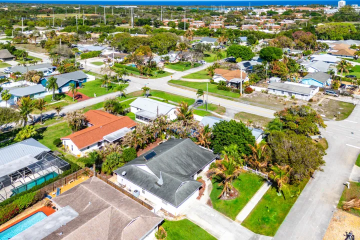 039-4153RussellStreet-Jupiter-FL-33469-F