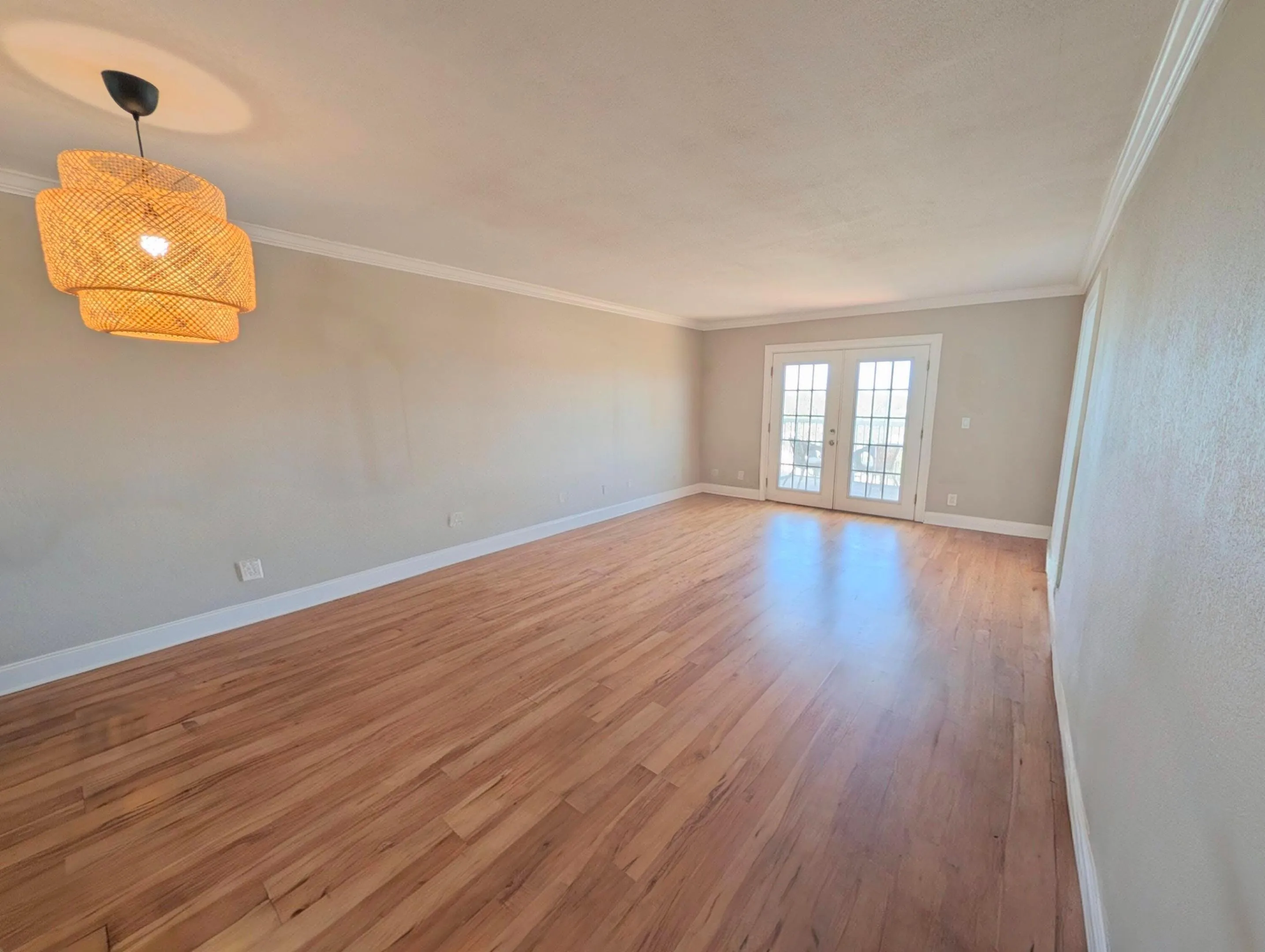 Spacious Living Dining Area