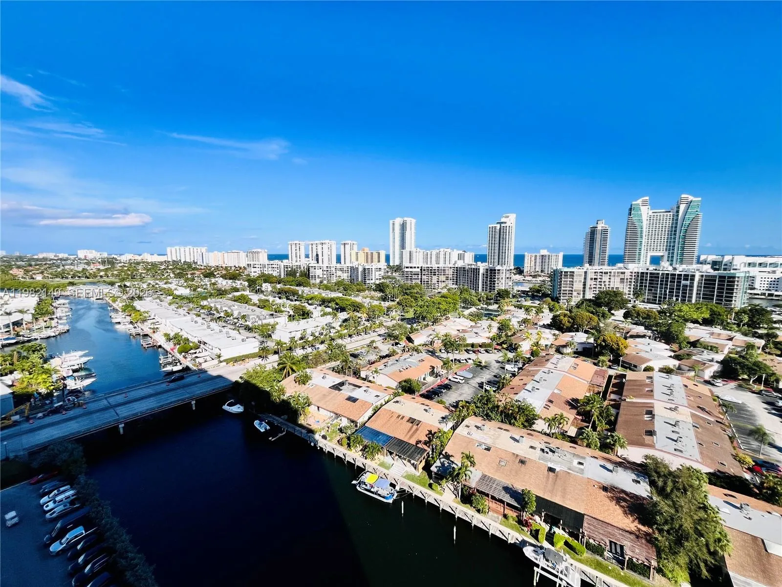 DIRECT WATER VIEWS:OCEAN,CANAL