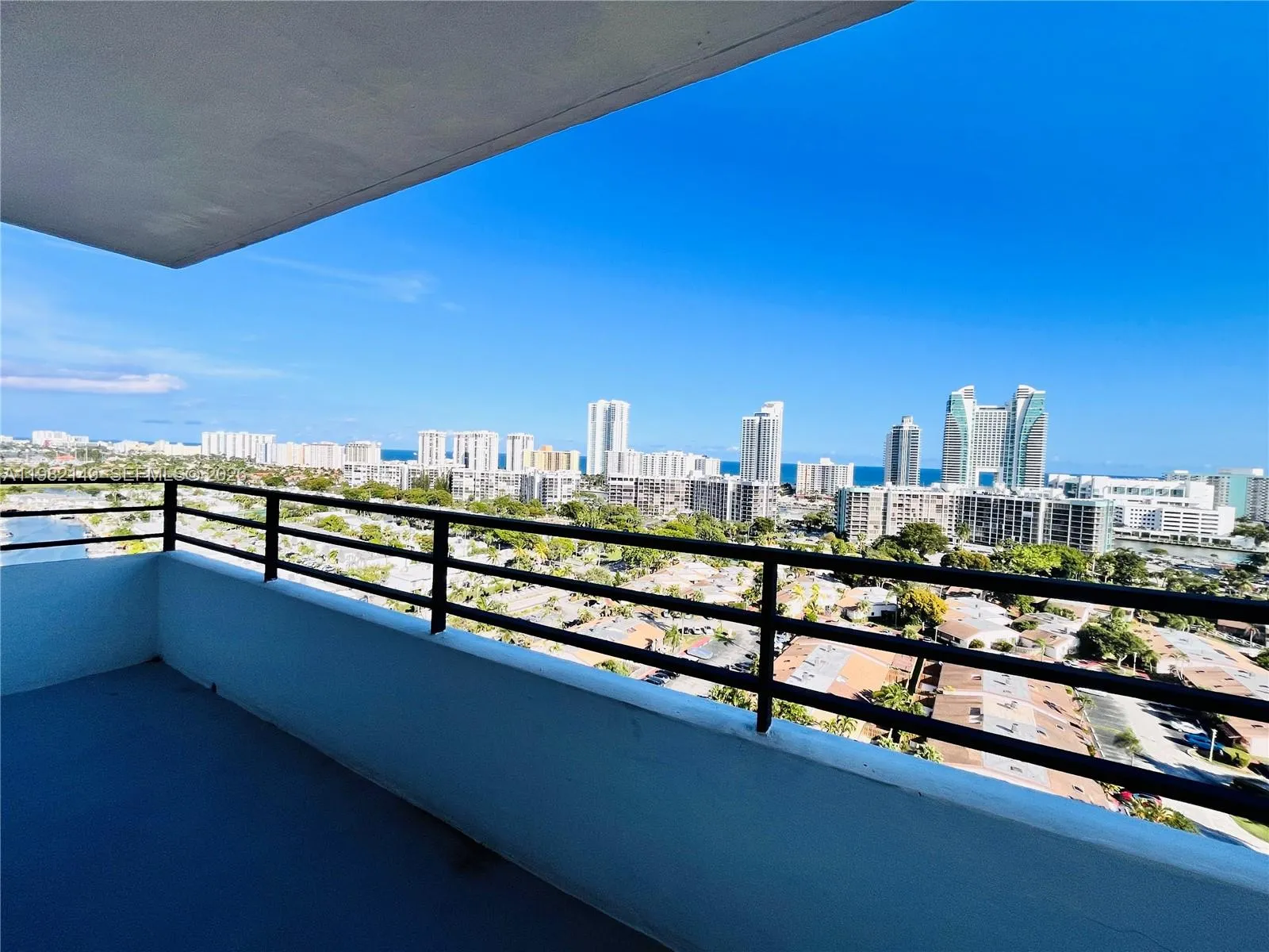 OVER SIZE BALCONY
