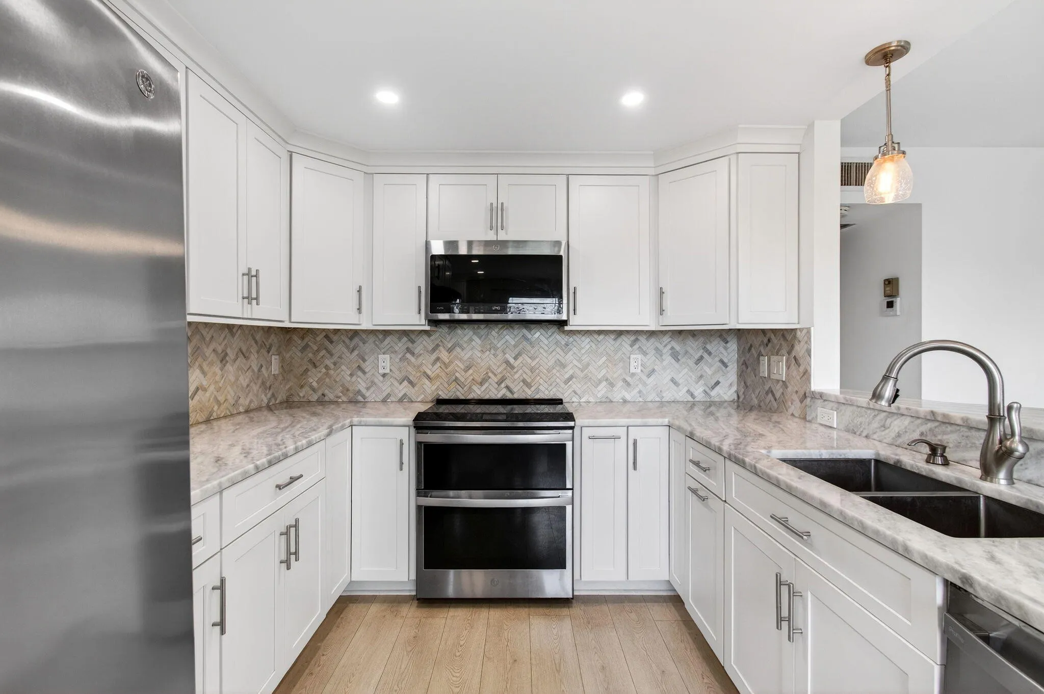 Double oven range w/ Buil-in Microwave