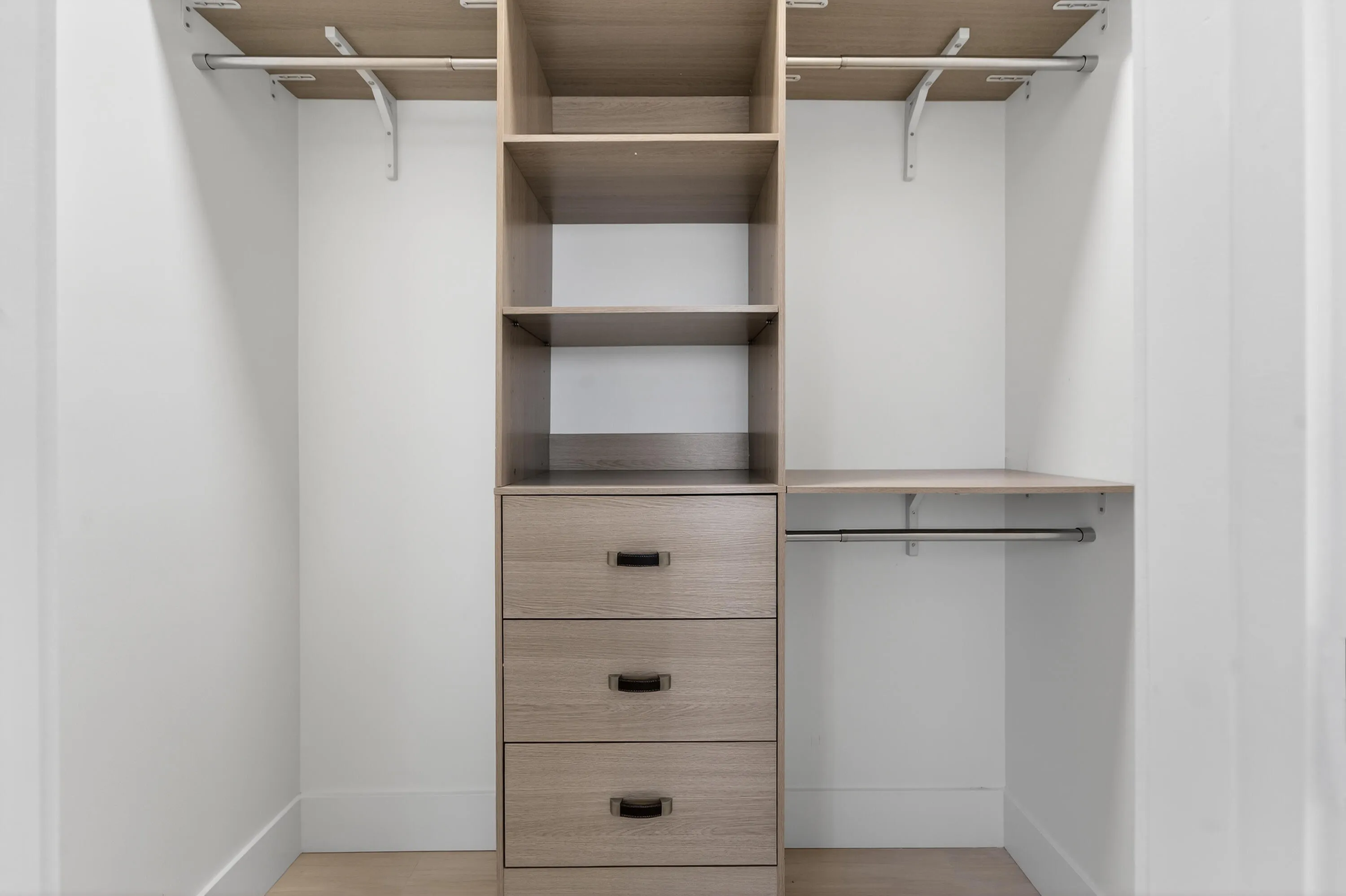 Built-in​​‌​​​​‌​​‌‌​‌‌​​​‌‌​‌​‌​‌​​​‌​​ Closets