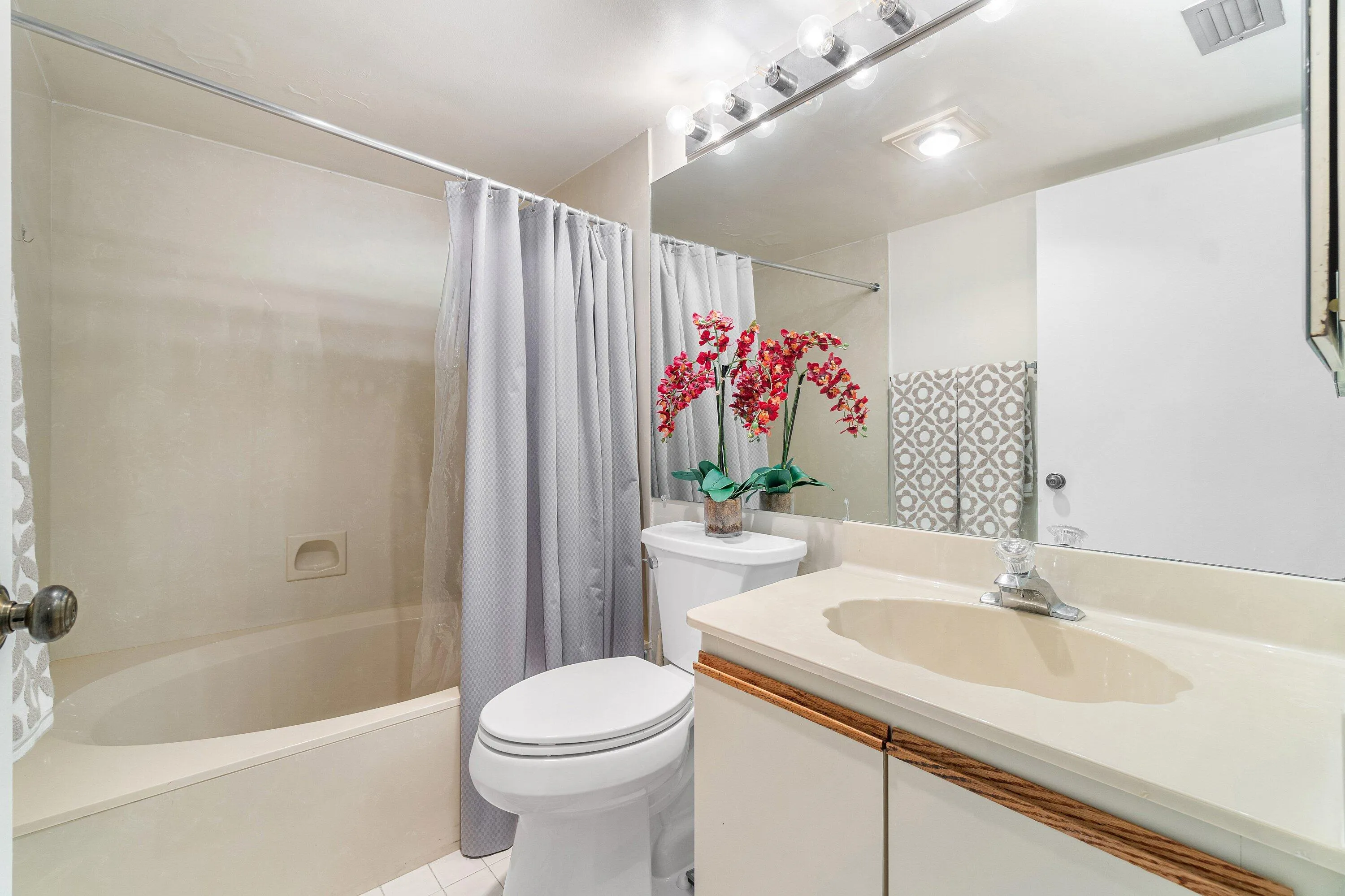 2nd Bathroom