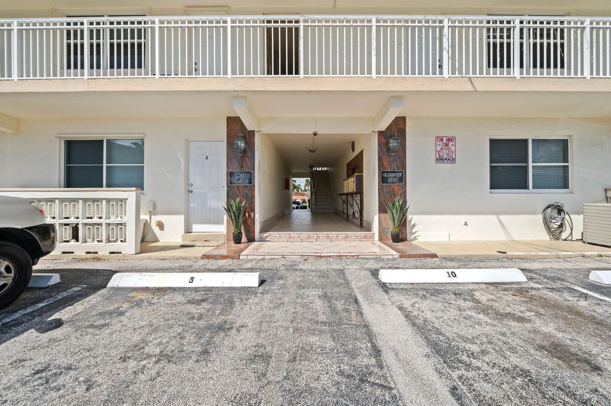 1-web-or-mls-1780-se-4th-st-11