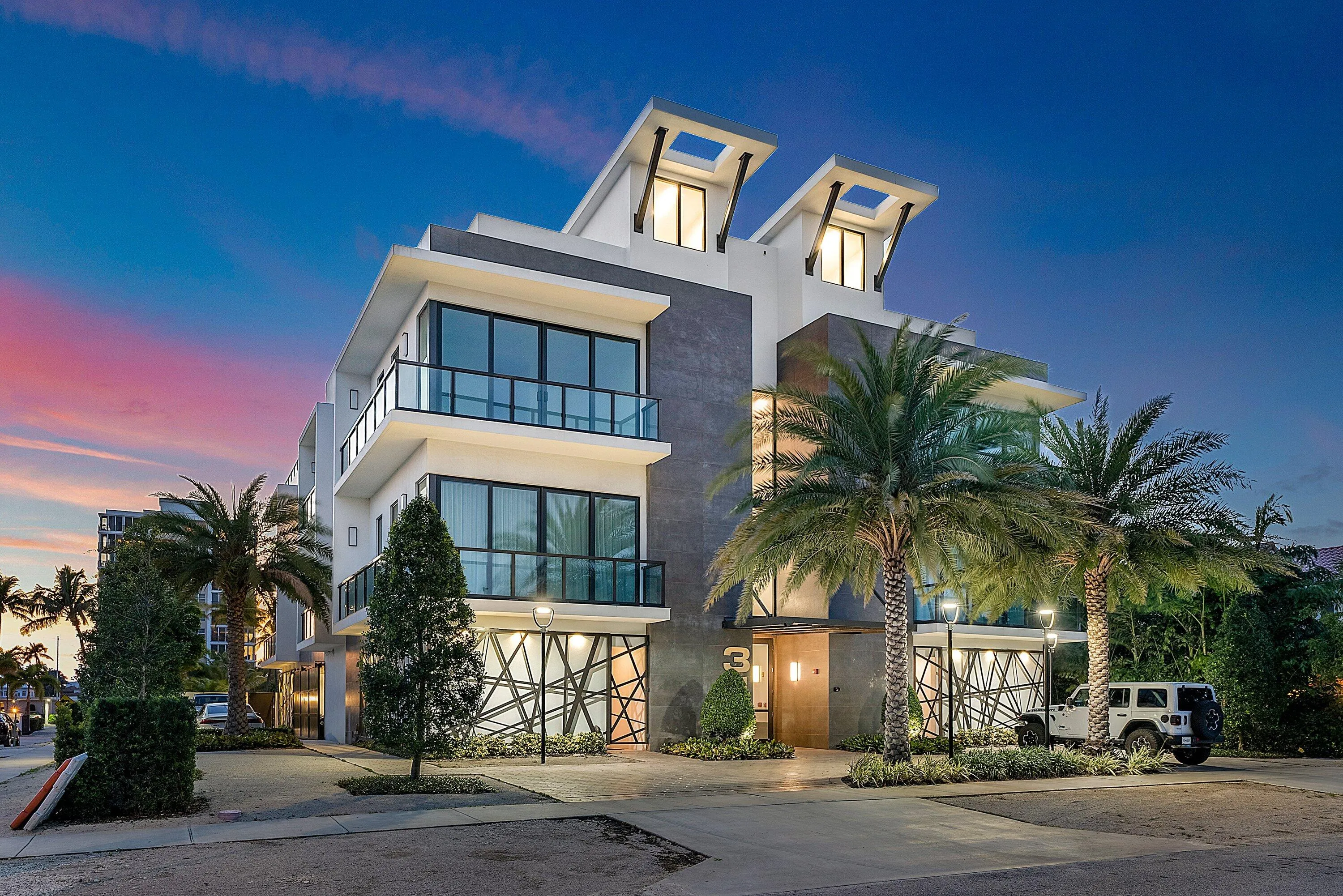 050-344VenetianDrive-101-DelrayBeach-FL-