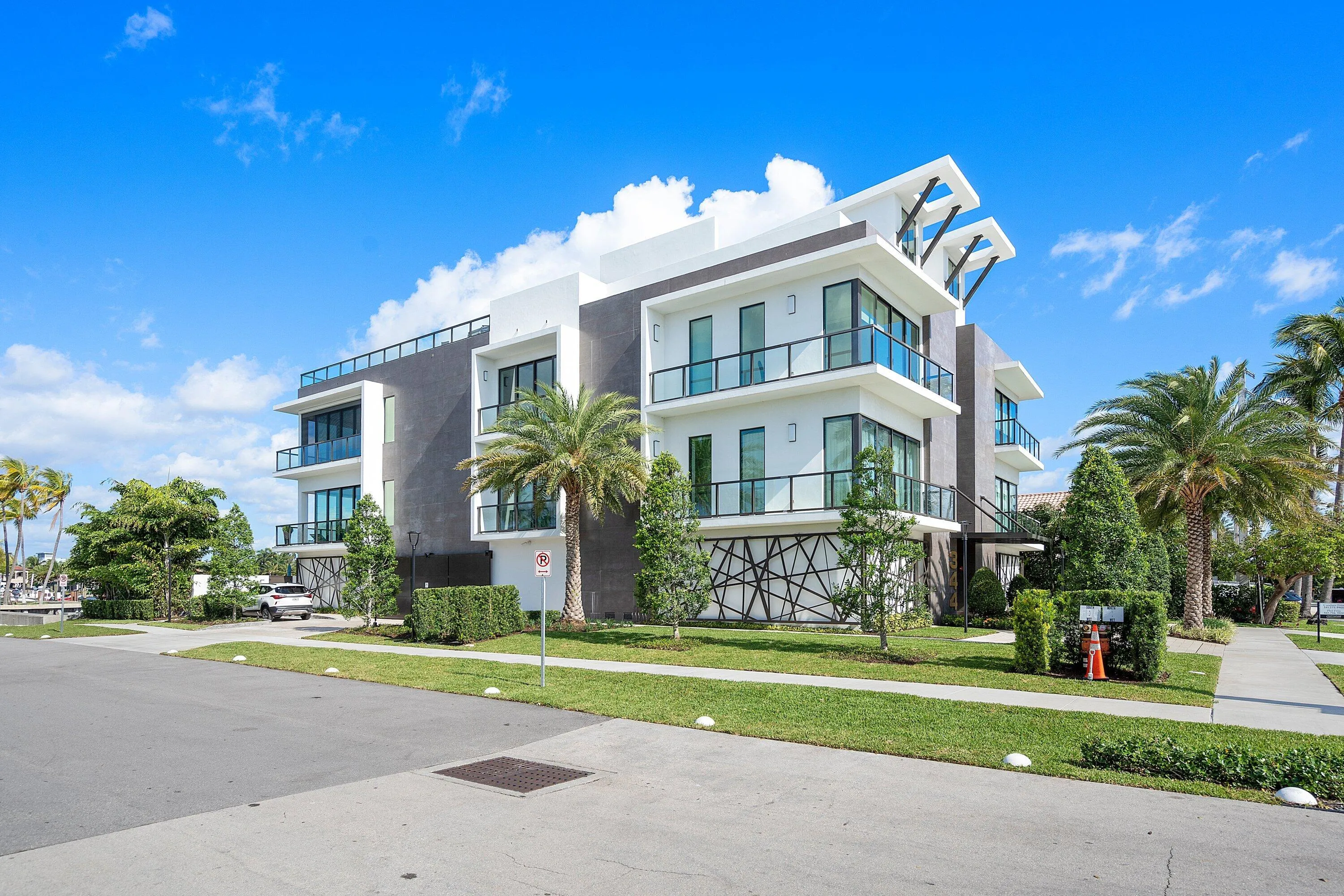 006-344VenetianDrive-101-DelrayBeach-FL-