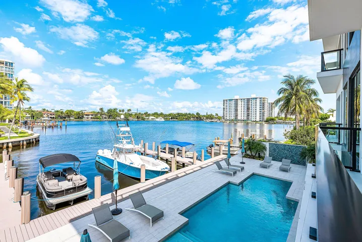 040-344VenetianDrive-101-DelrayBeach-FL-