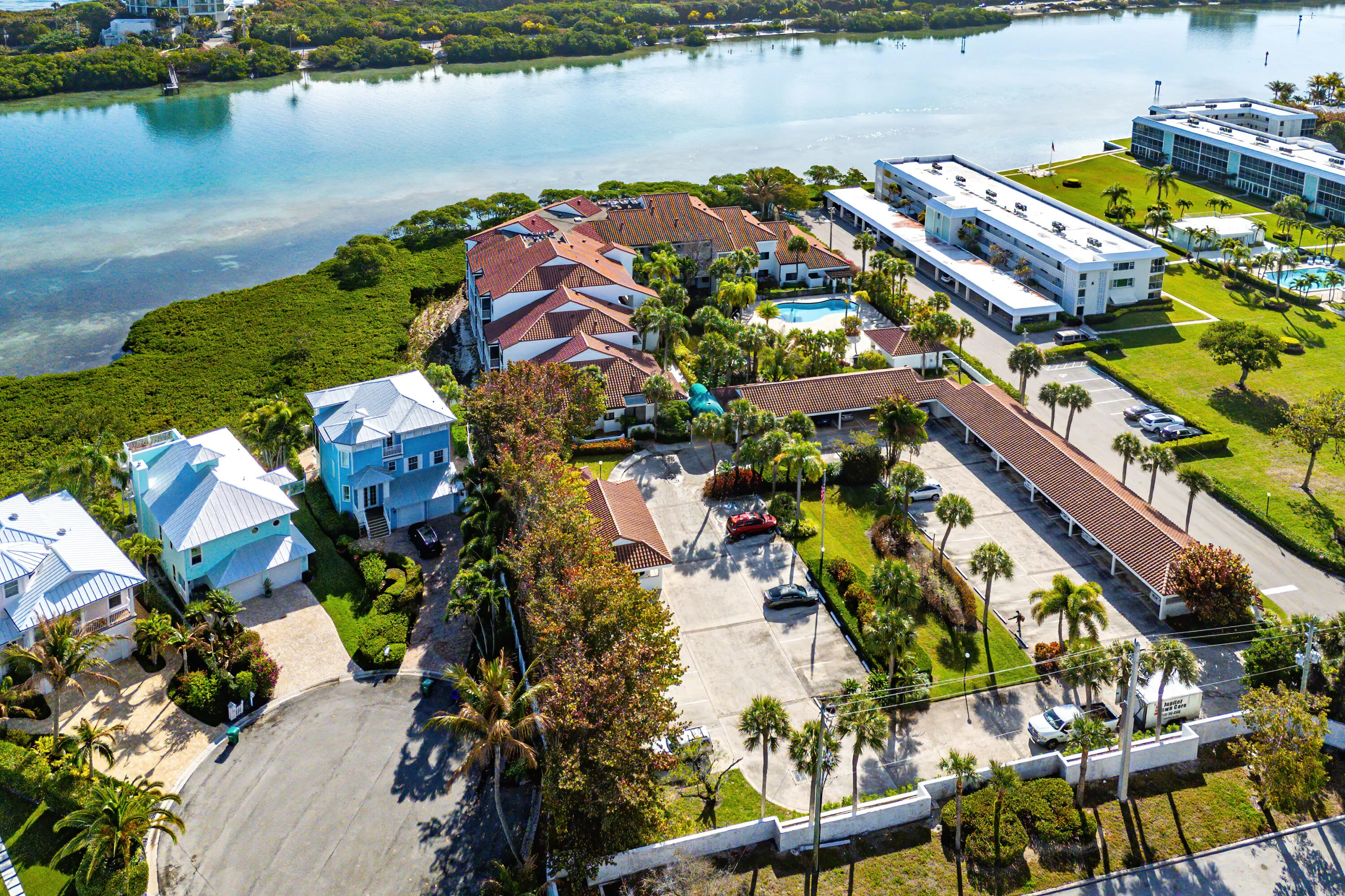 032-200WaterwayRoad-104-Tequesta-FL-3346