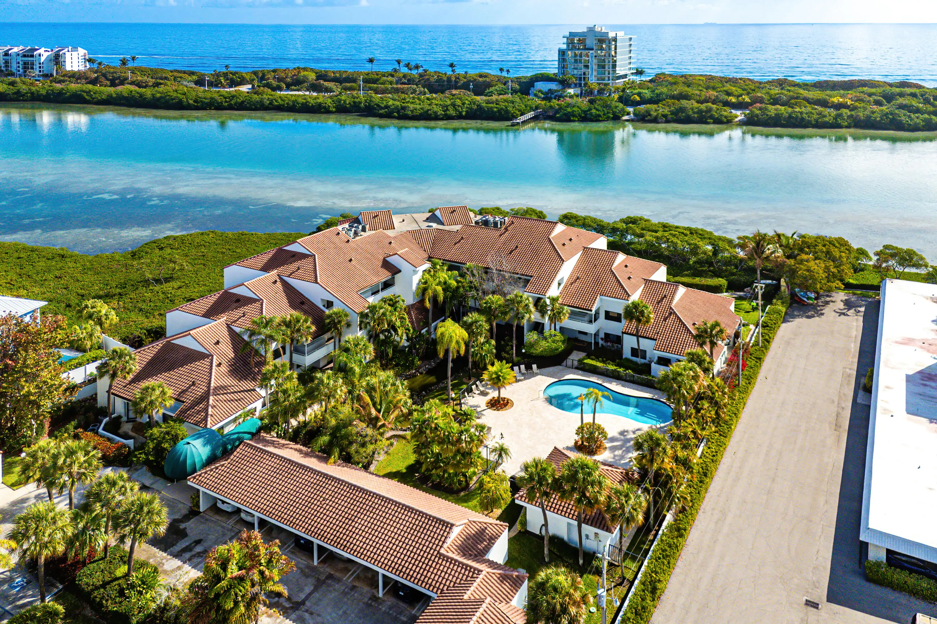035-200WaterwayRoad-104-Tequesta-FL-3346