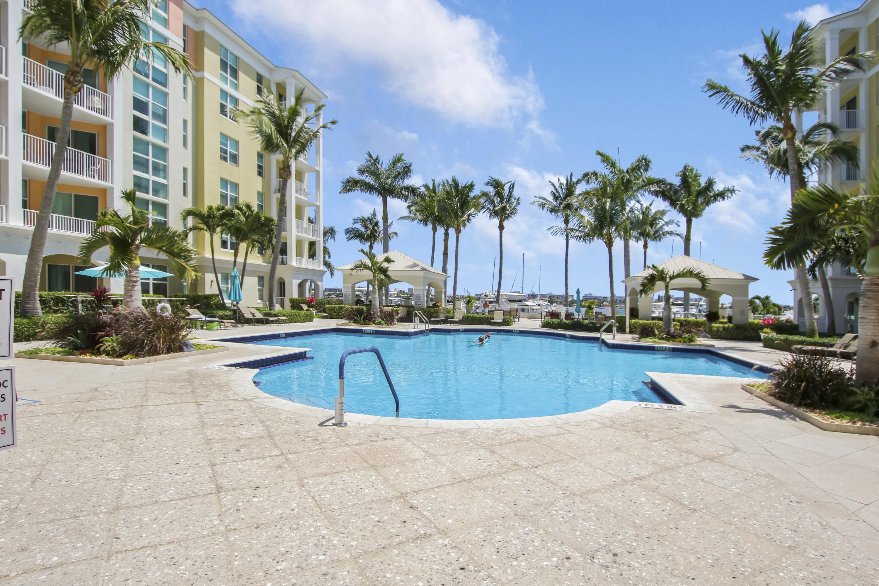 806 Pool