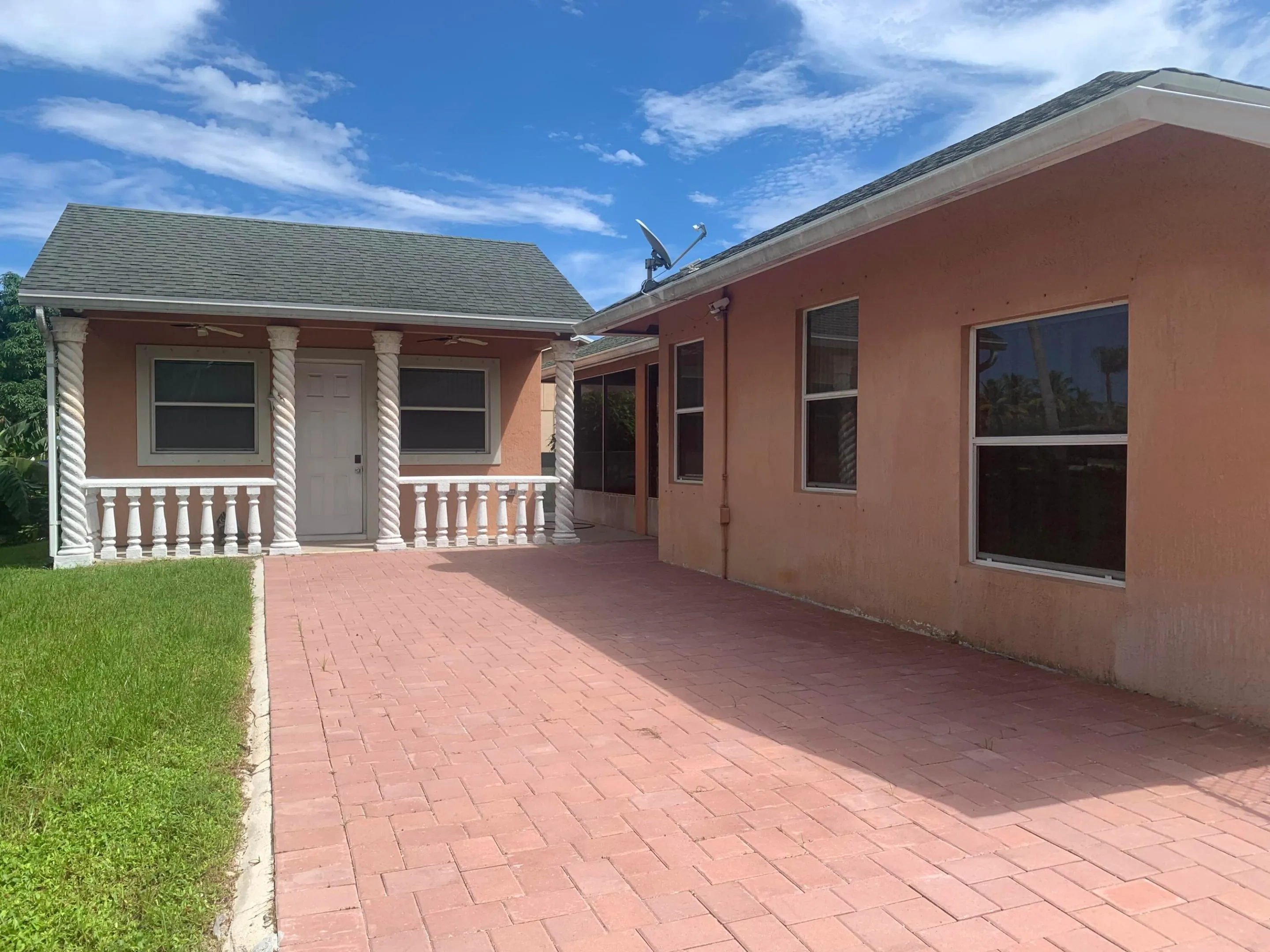 Paver Patio/Guest House