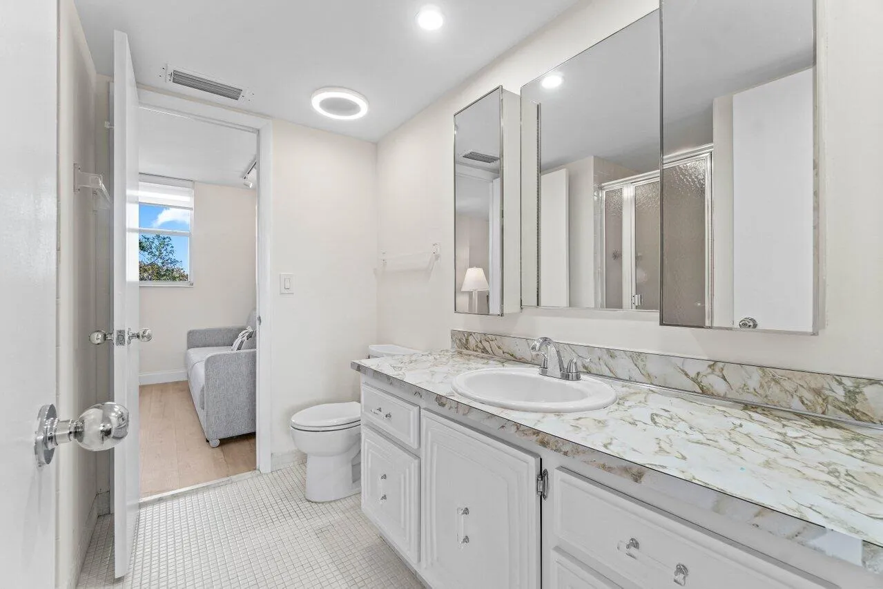 021-6461Northwest2ndAvenue-411-BocaRaton