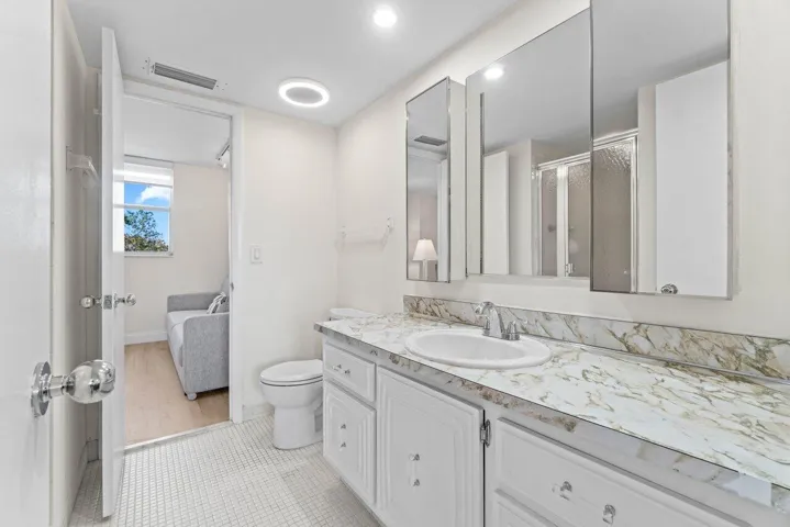 021-6461Northwest2ndAvenue-411-BocaRaton