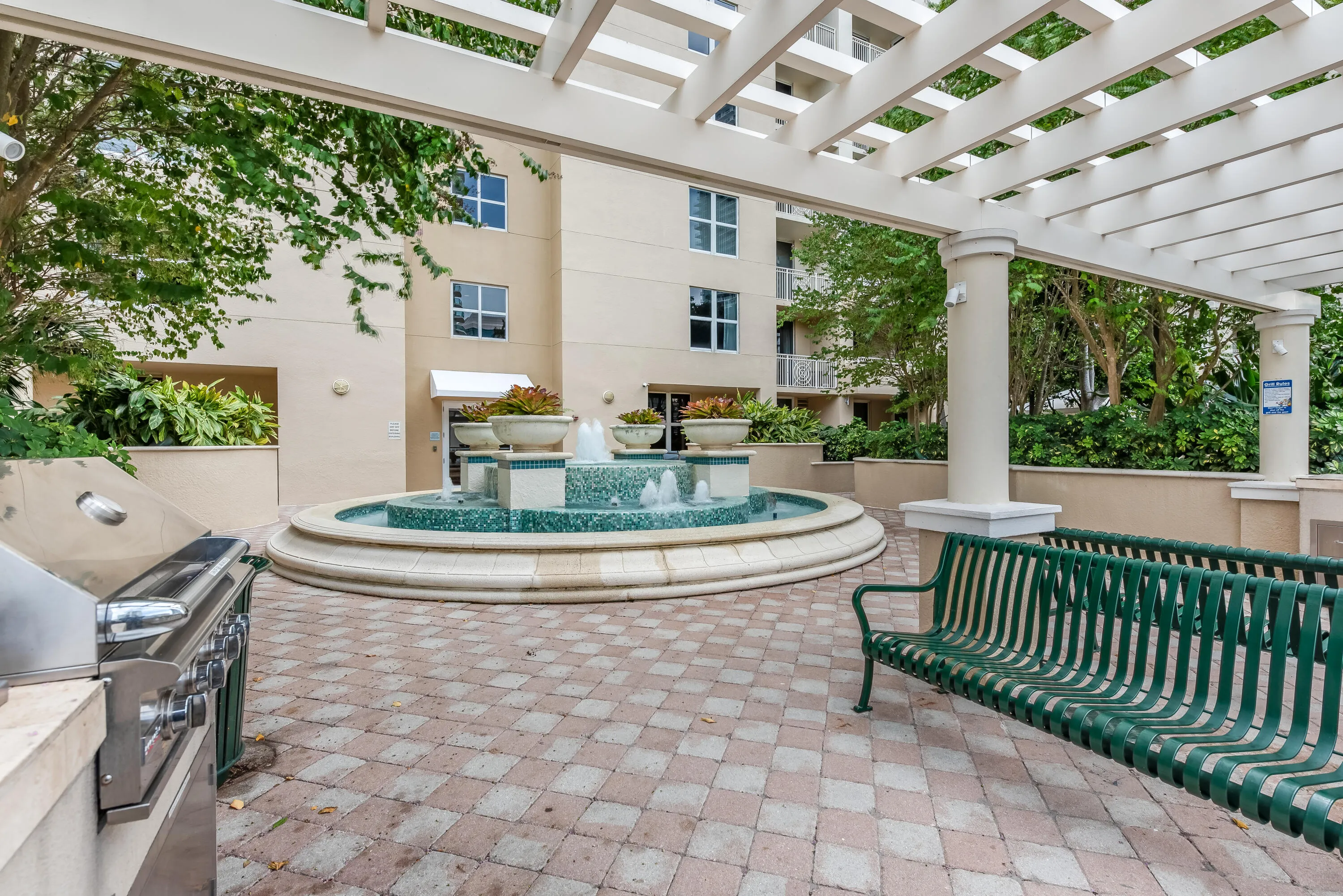 6th Floor BBQ & Fountain