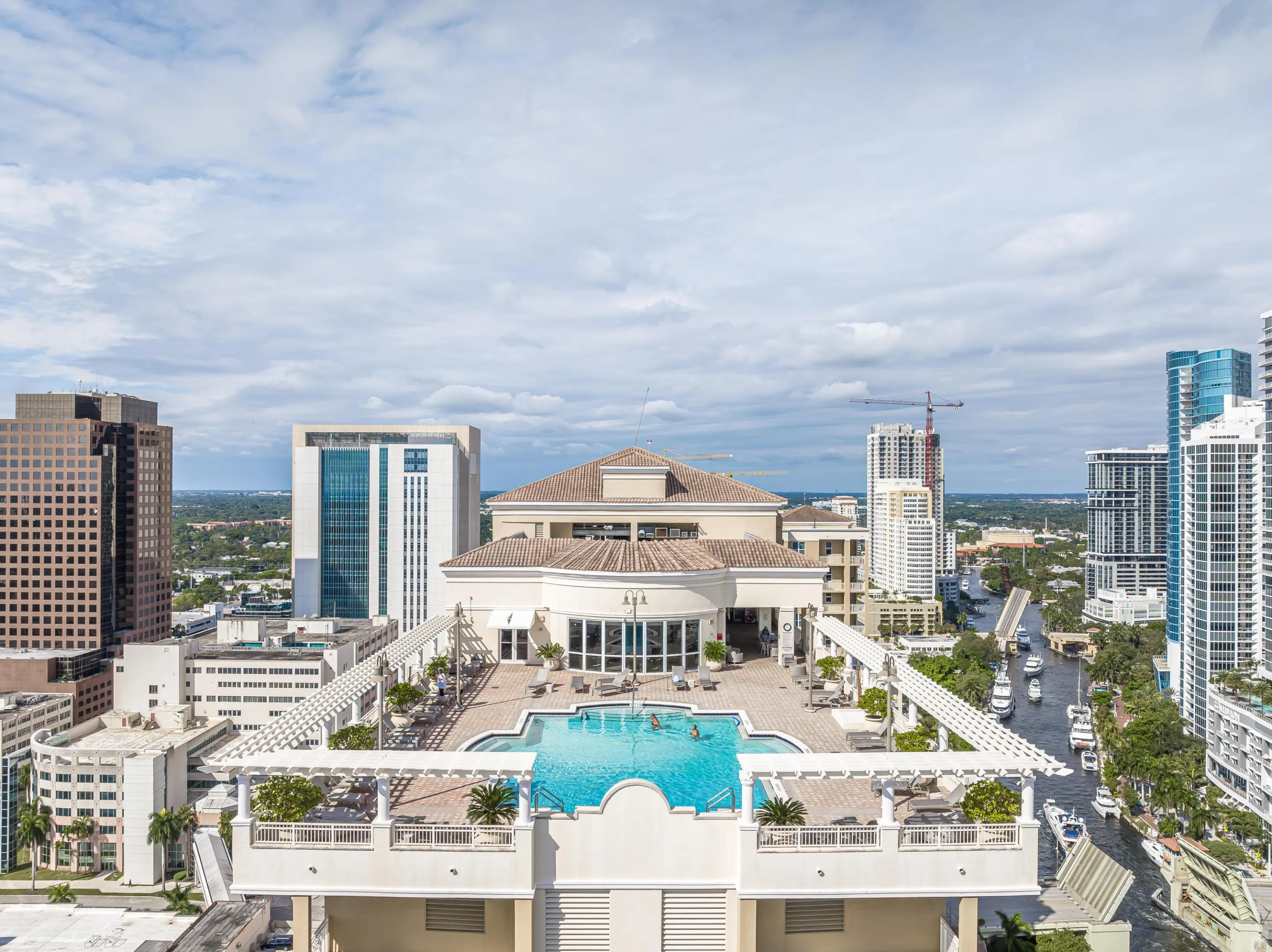 25th Floor Pool View