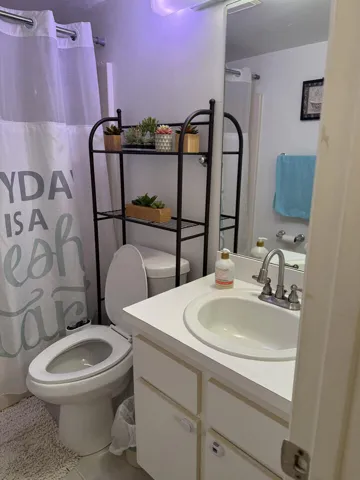2nd bathroom