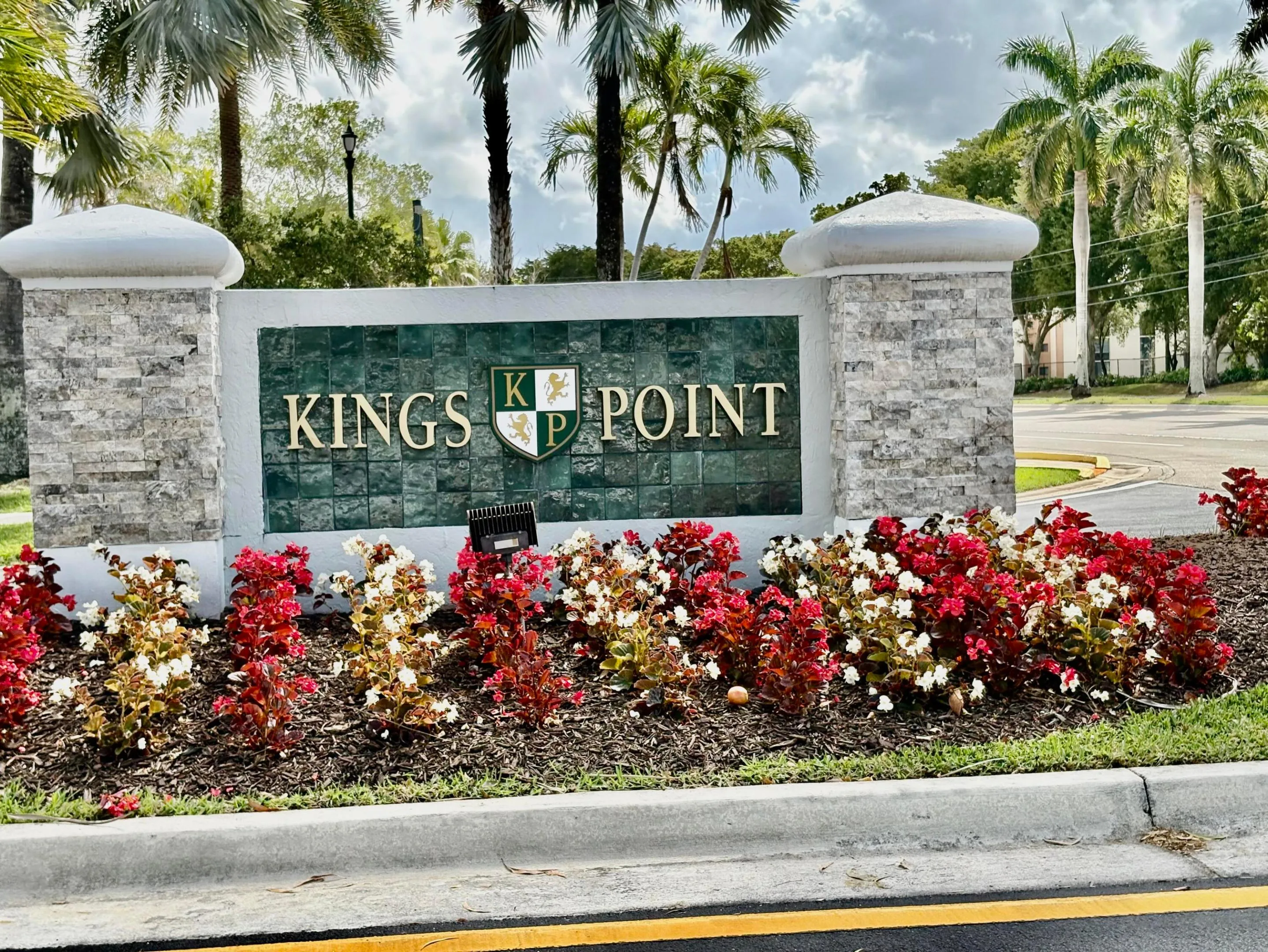 KINGS POINT SIGN