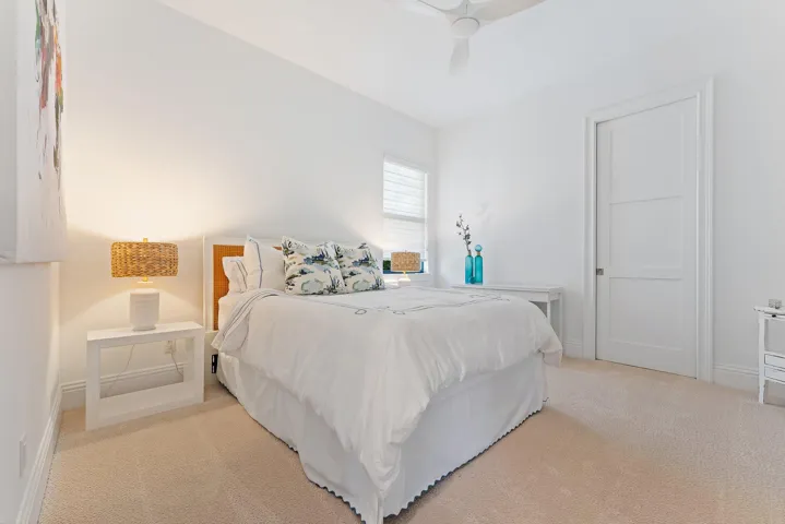 043-17560SEConchBarAve-Jupiter-SMALL