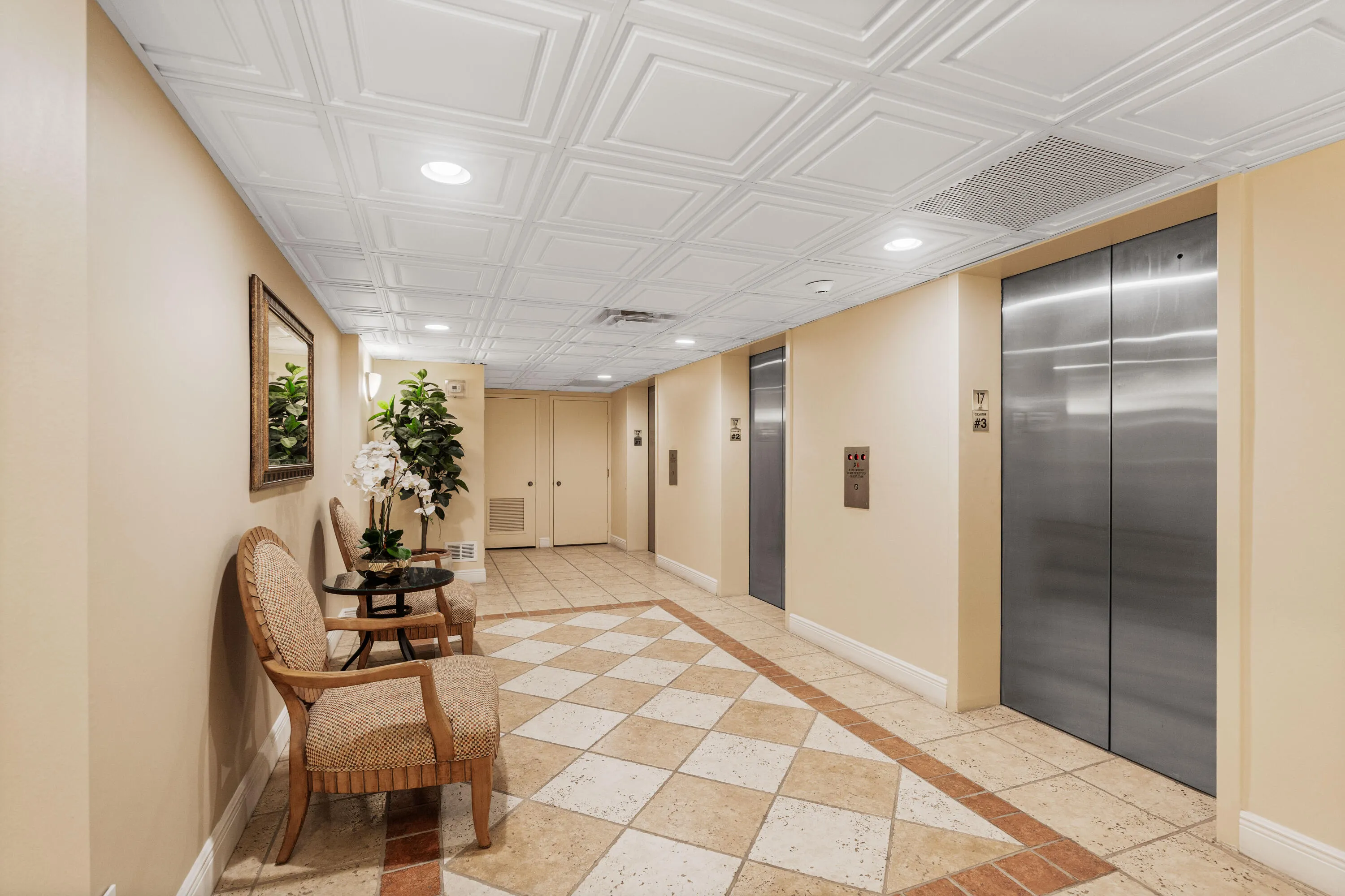 17th Floor Foyer