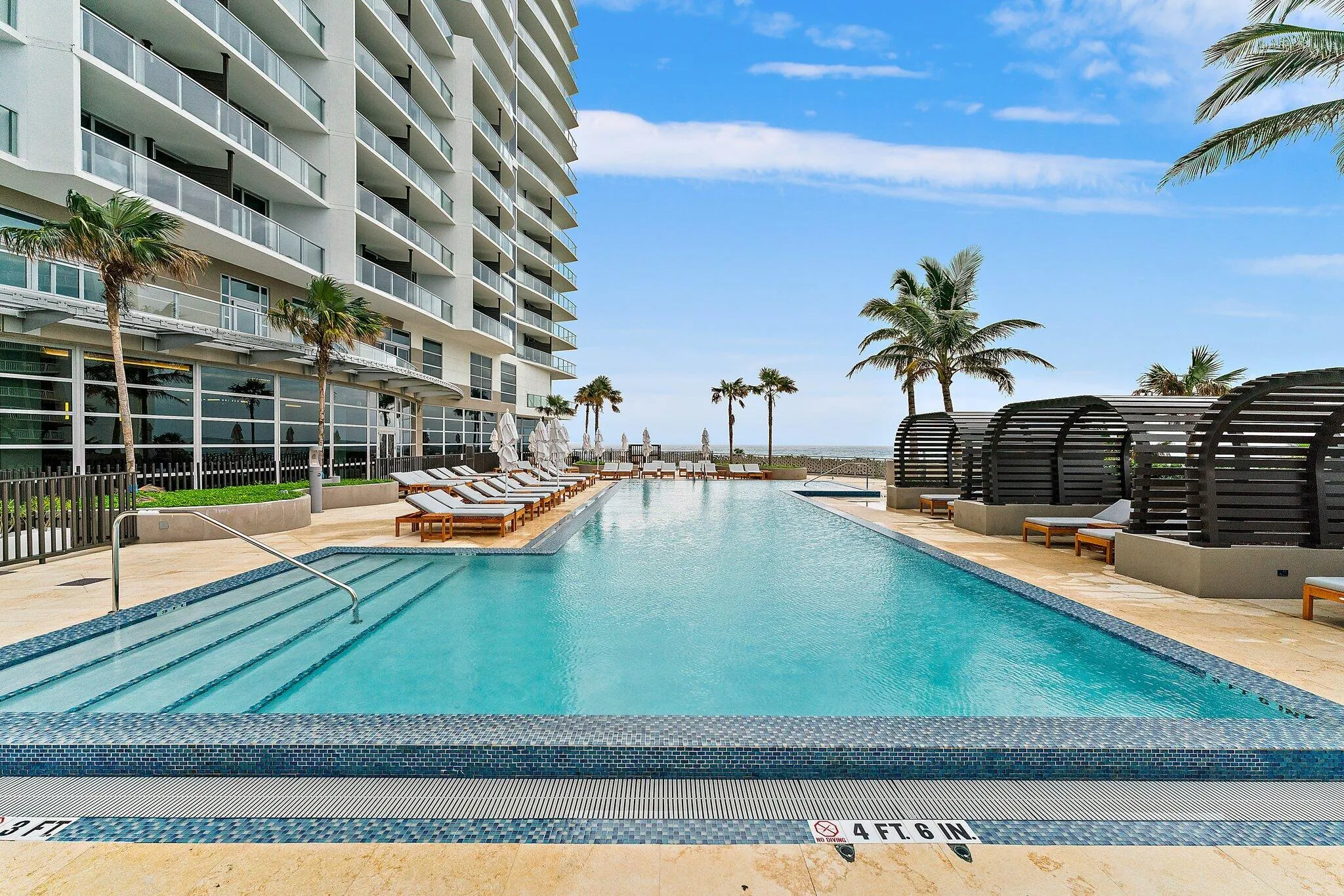 Hotel Pool