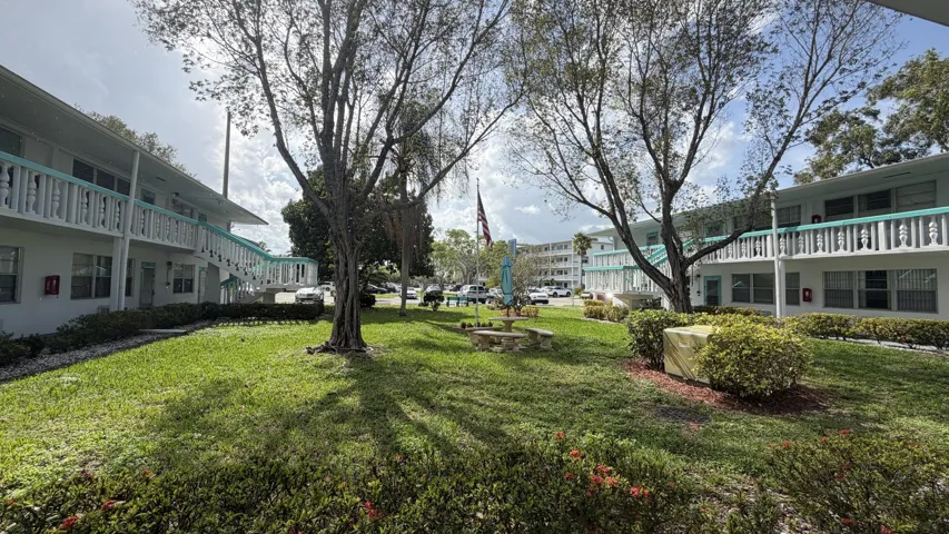 Welcome to Century village East. A premier 55+ Active Community.