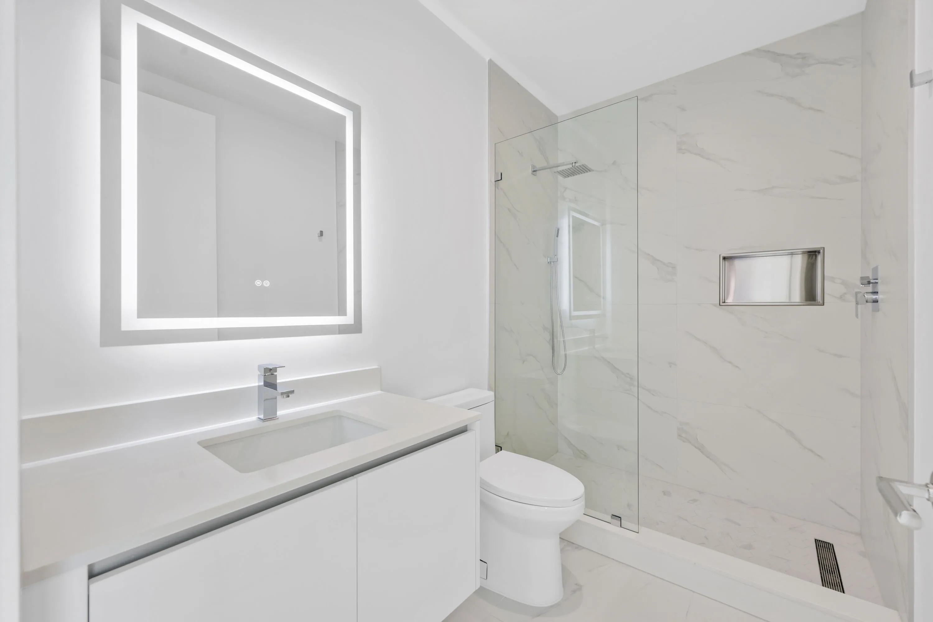 guest suite 1 full bathroom
