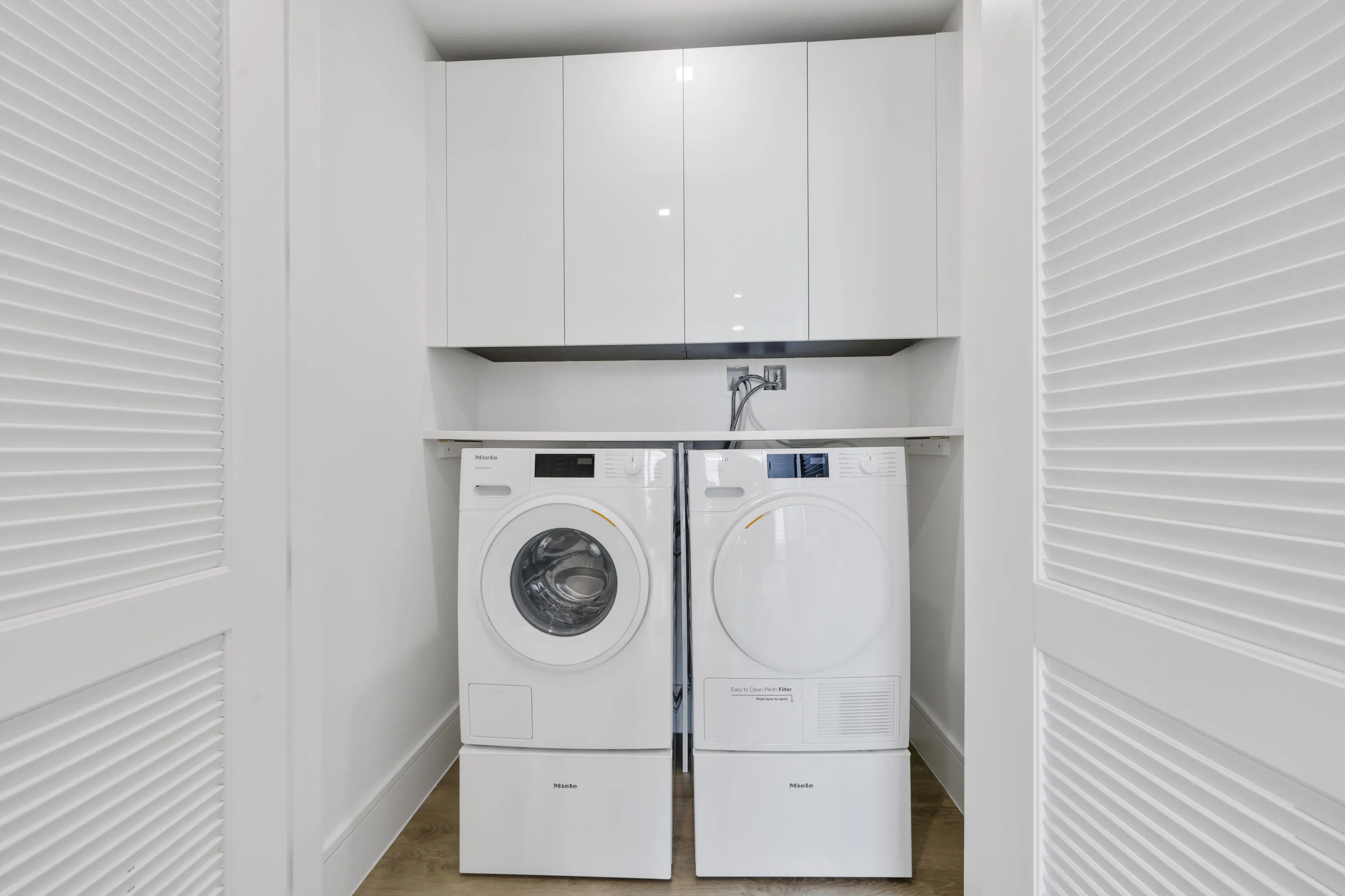 washer/dryer station