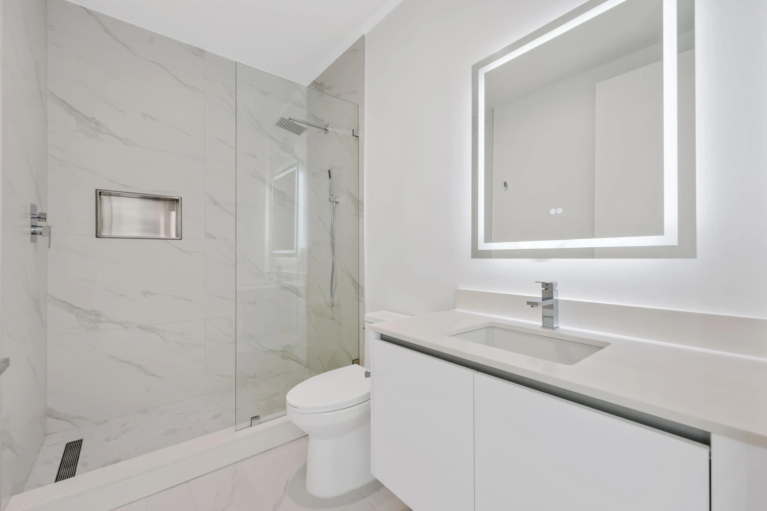 guest suite 2 full bathroom