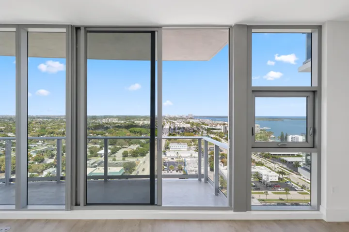 sliders to north balcony entrance