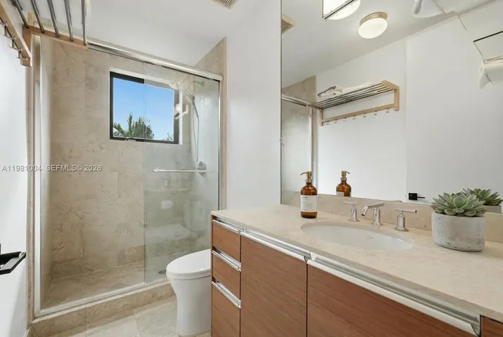 2nd bathroom