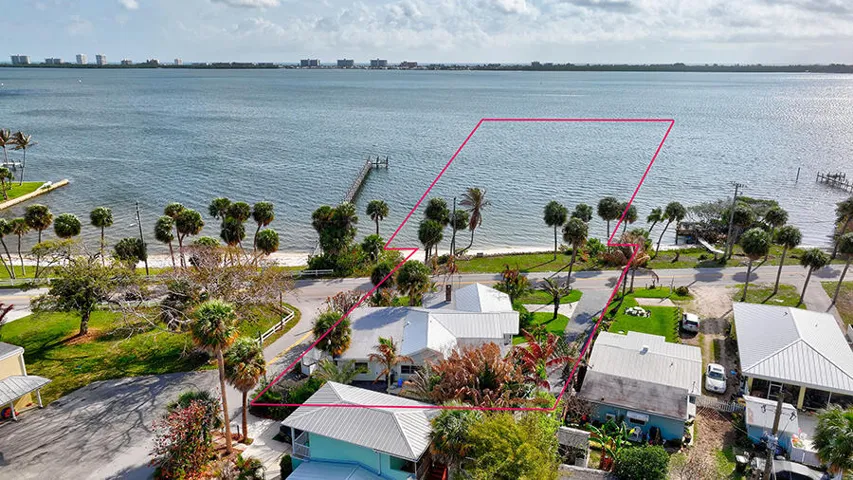 Boundary lines including the submerged lands