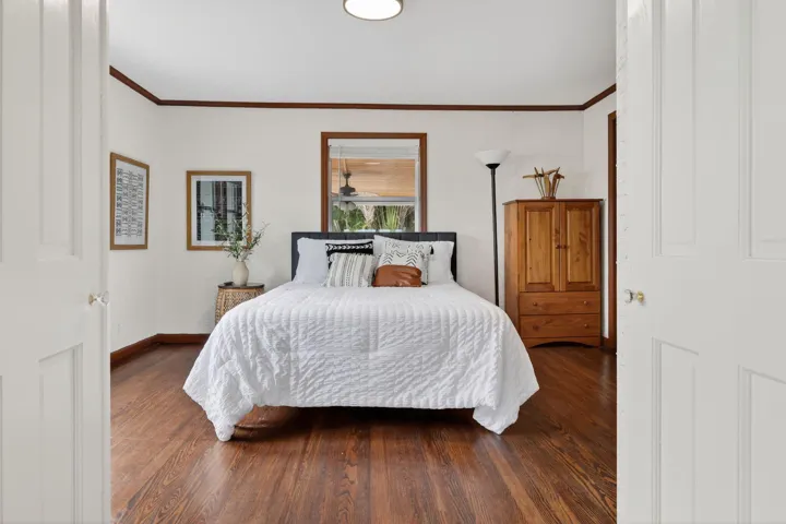 Wake up to river view!