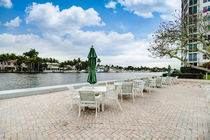 Patio/Lounge Area