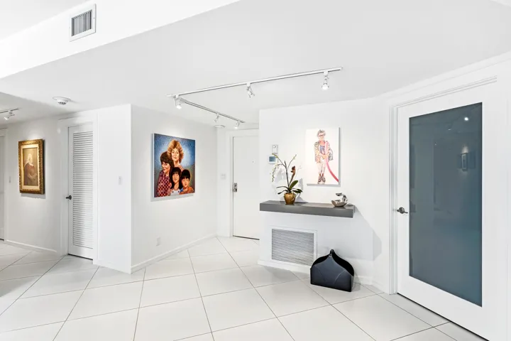Foyer - Door to Primary Bedroom