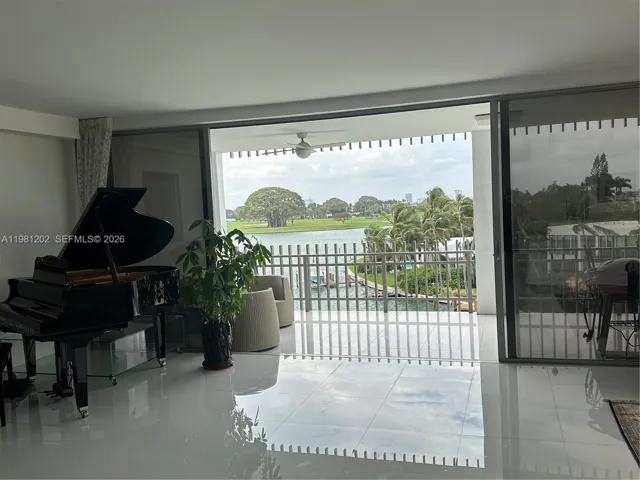 entrance to balcony