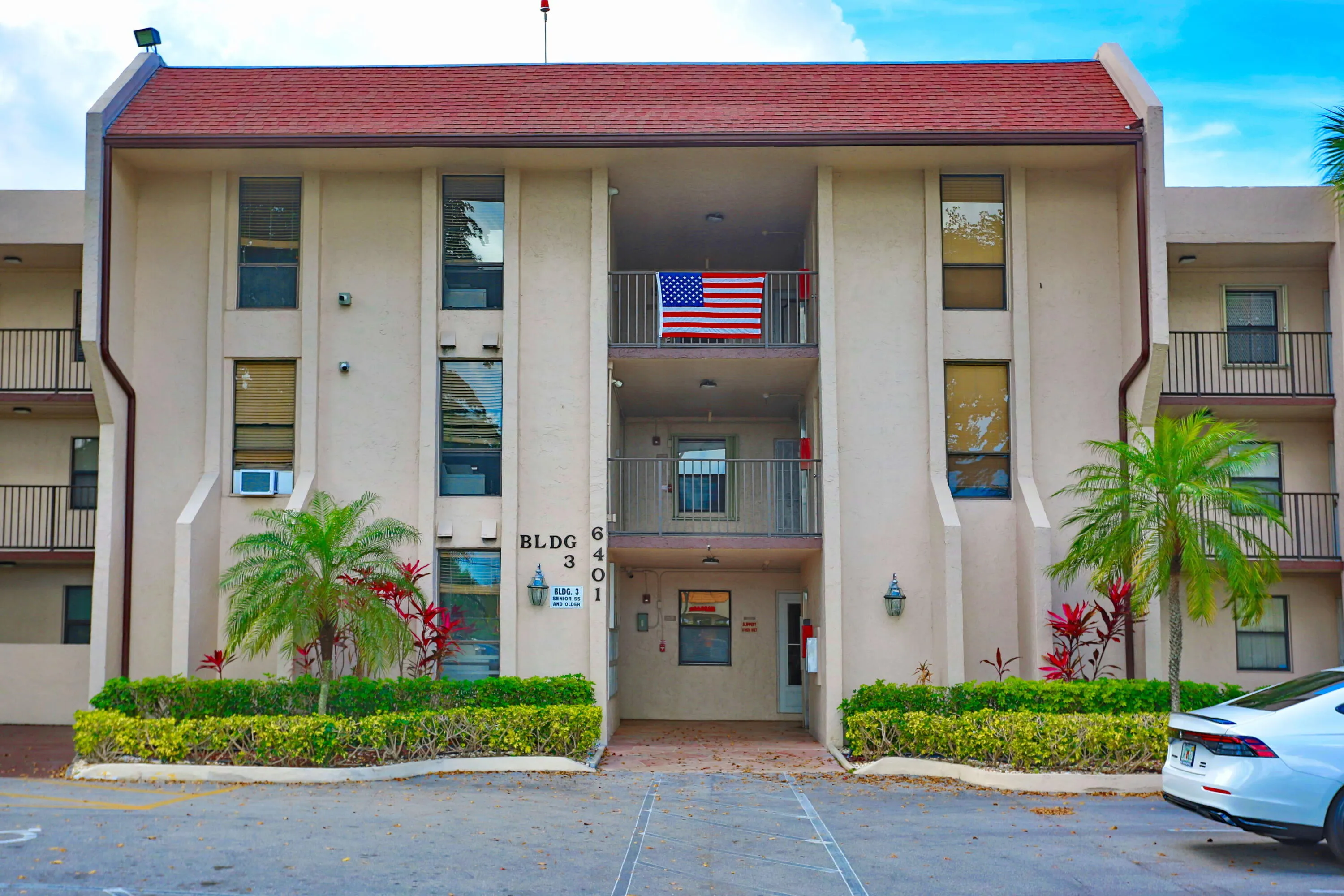 unit on 2nd floor of 3 story building AC 2024