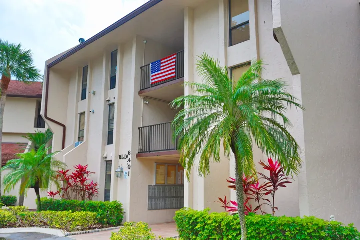 unit on 2nd floor of 3 story building