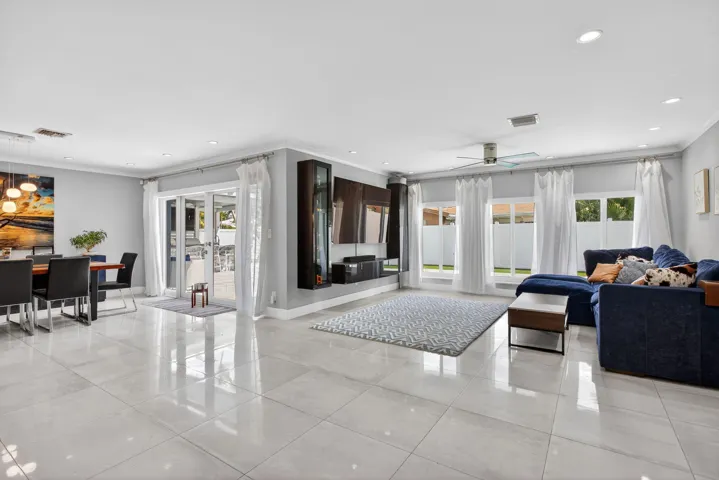 47-web-or-mls-2732-2105