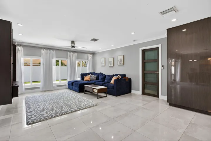46-web-or-mls-2732-2097